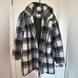 Love Tree Black and White Cozy Plaid Shearling Coat size M